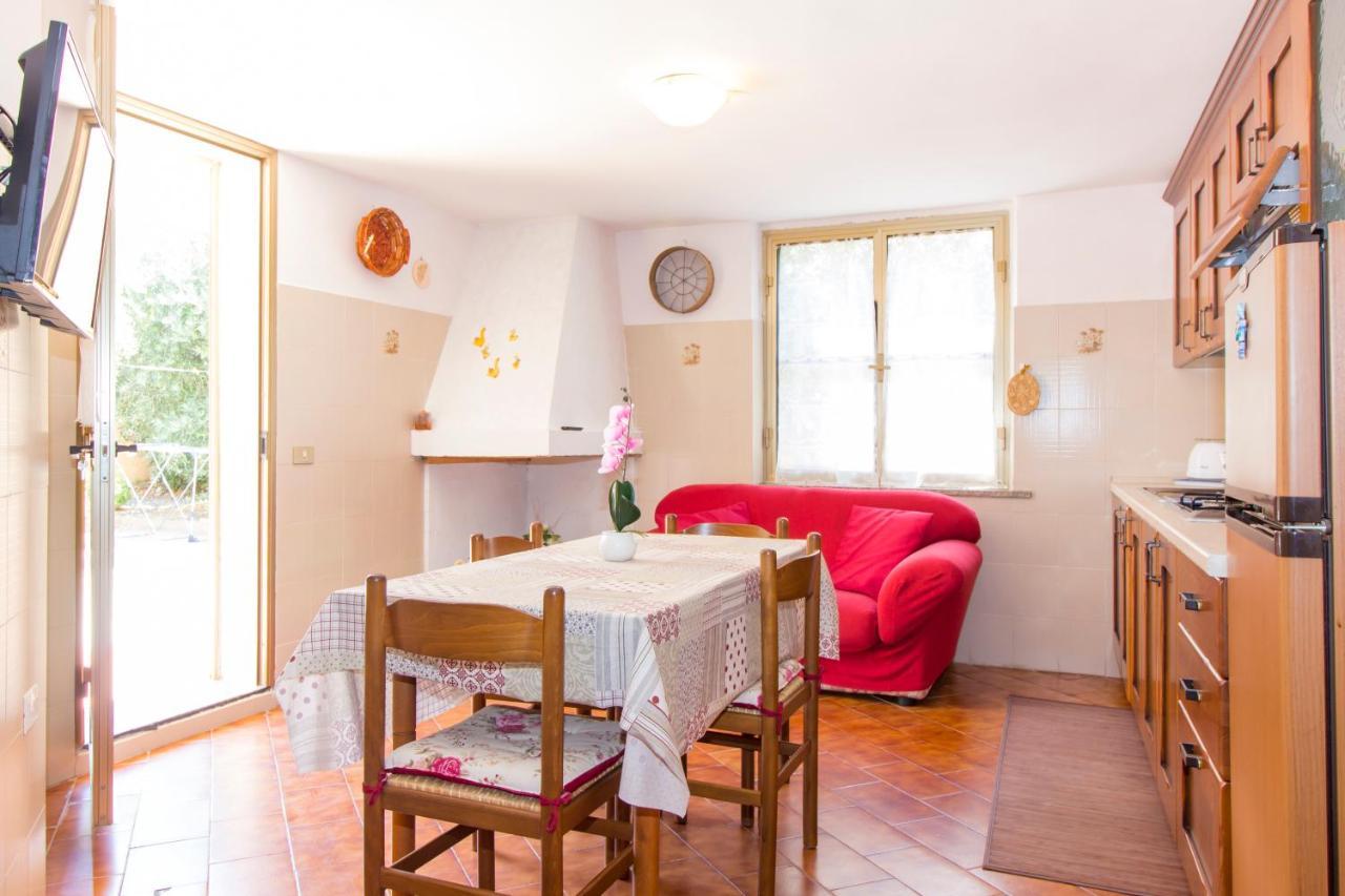 Appartamenti In Villa Con Ampio Giardino Esterno بوسادا المظهر الخارجي الصورة