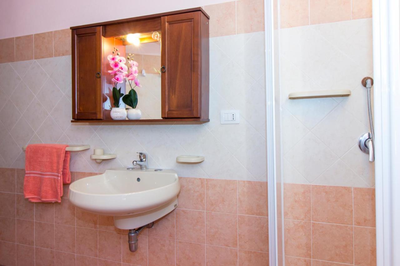 Appartamenti In Villa Con Ampio Giardino Esterno بوسادا المظهر الخارجي الصورة